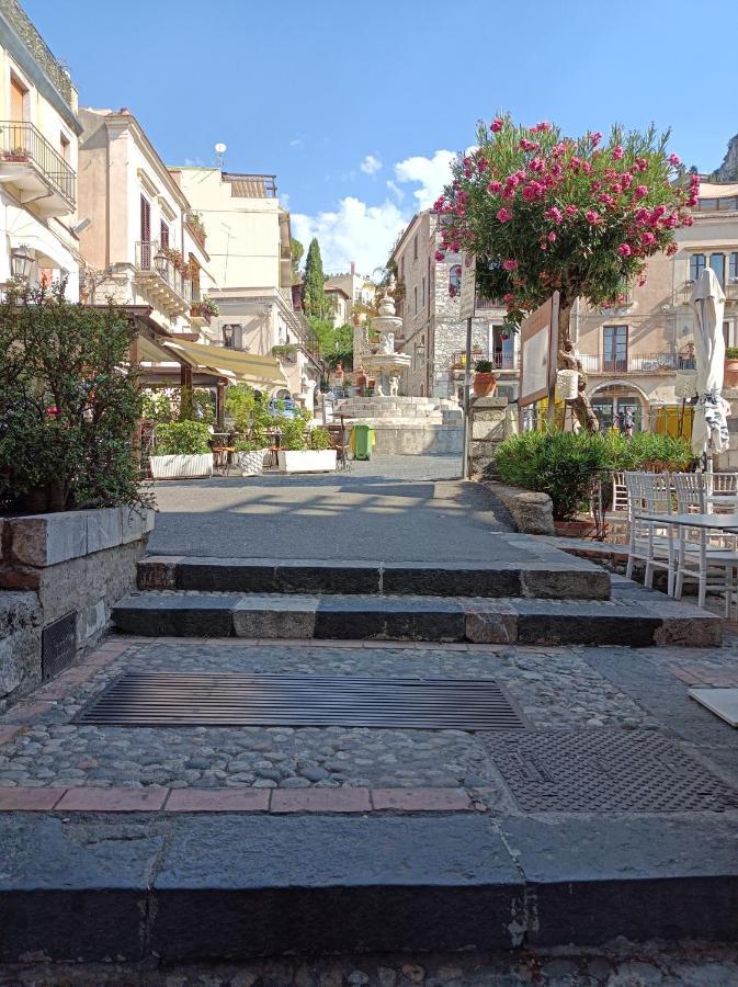 טאורמינה La Jacaranda Rooms מראה חיצוני תמונה