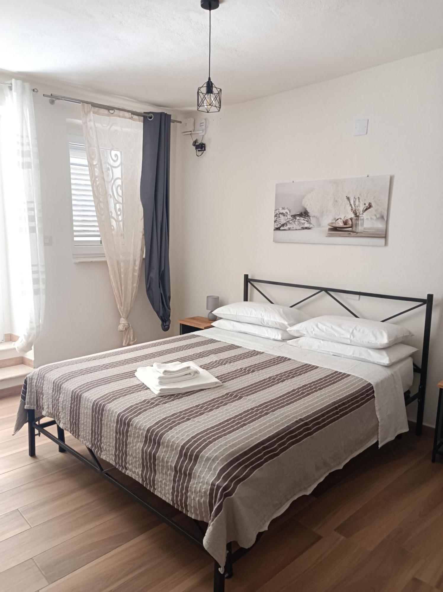 טאורמינה La Jacaranda Rooms מראה חיצוני תמונה