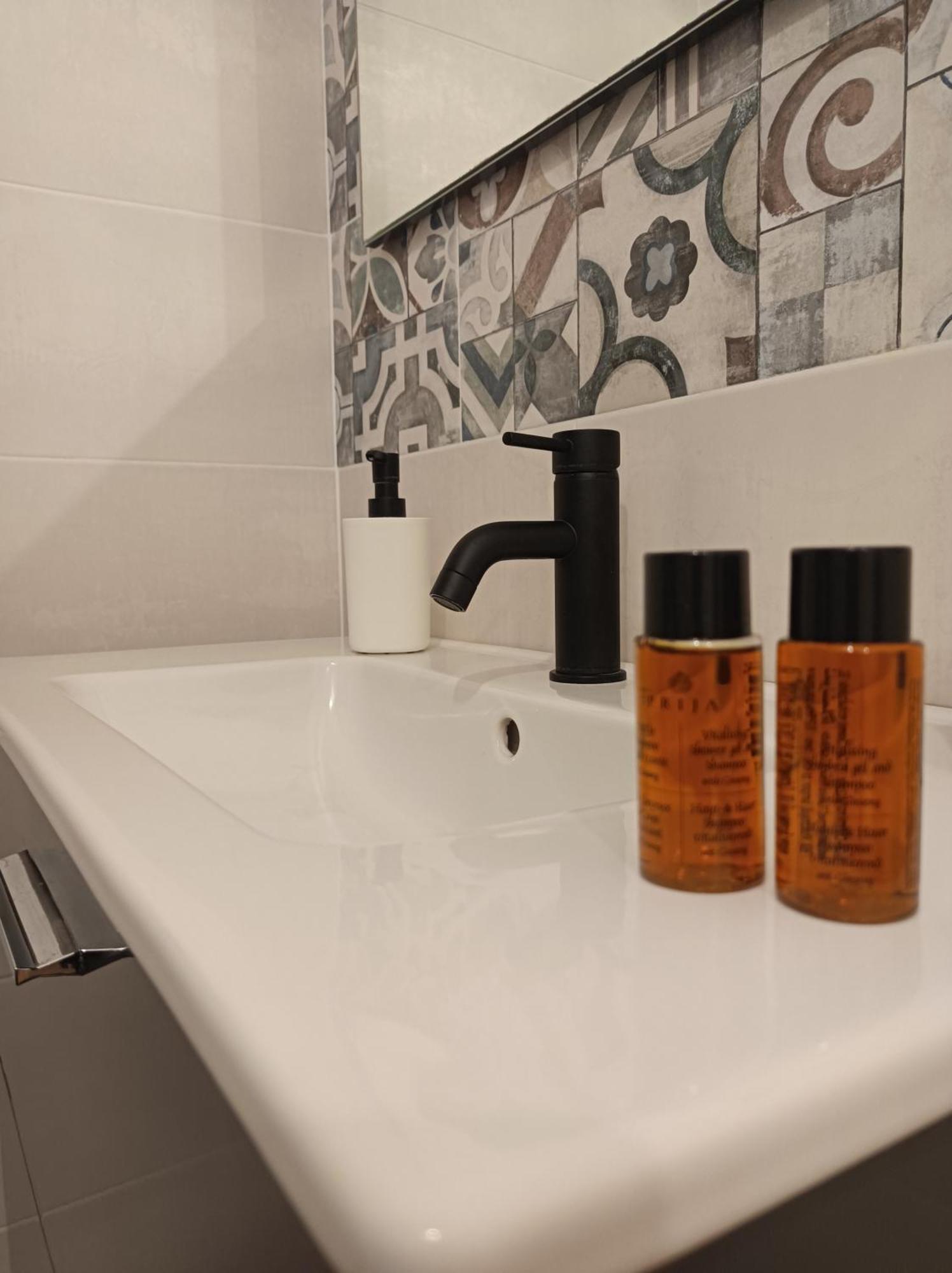 טאורמינה La Jacaranda Rooms חדר תמונה